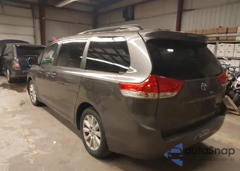 2013 Toyota Sienna Xle 7 Passenger из США, поврежденный, VIN 5TDDK3DC4DS066569